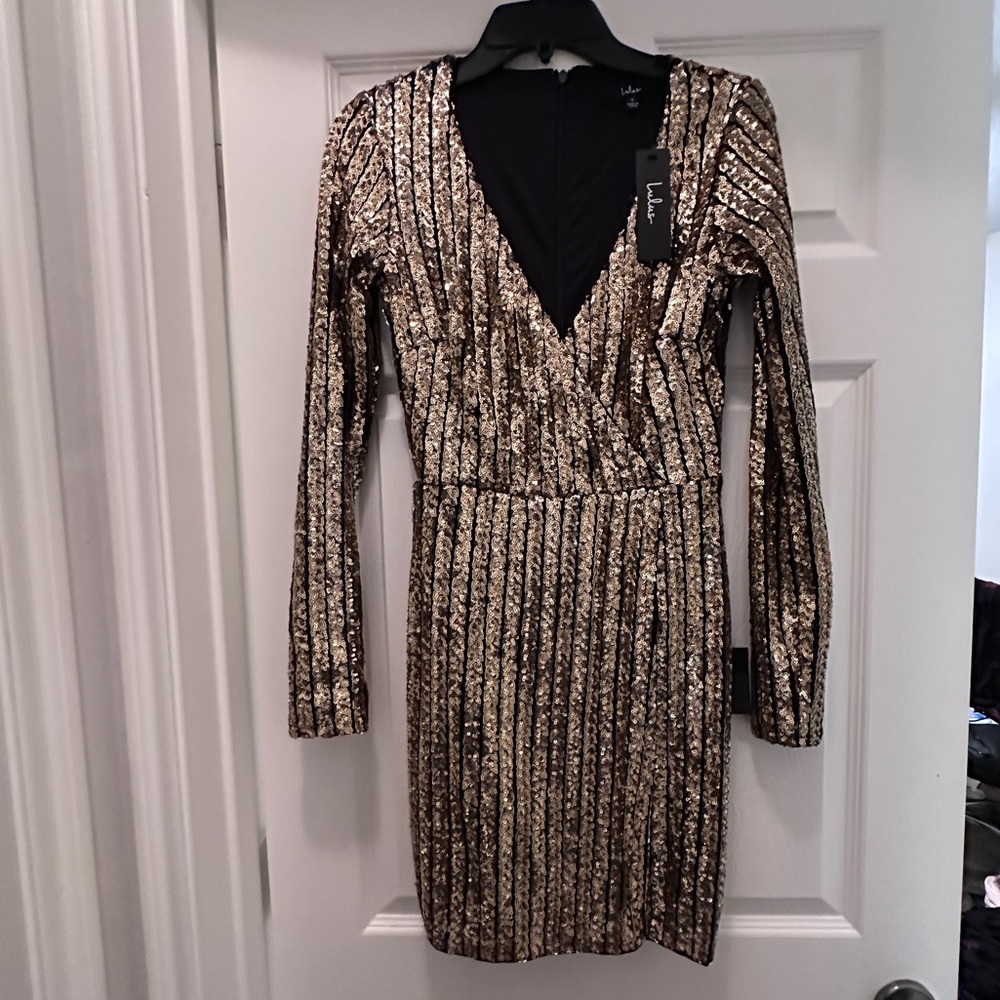 NWT Lulu’s black and gold NYE sequin mini dress